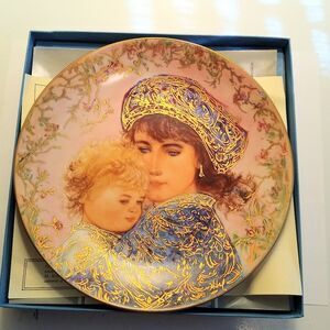 Hibel Mother's Day Plate Knowles Boxed